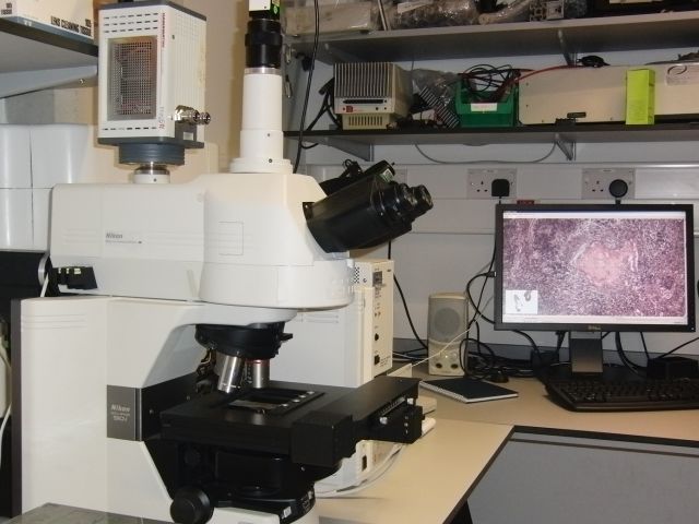 picture of Zernike microscope