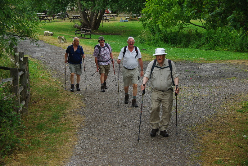 Stewart, John, Jim B and Jim T leaving The Plough at Wolvercote, Oxford, 14 July 2015