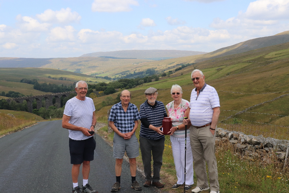 Party with Jim Thackray's ashes at Dent Head